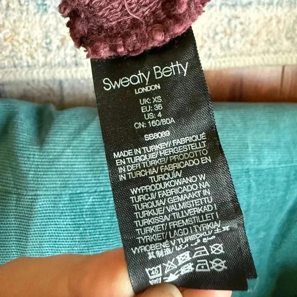 Sweaty Betty restful Boucle Waffle Knit Burgundy Half Zip Long Sleeve - Picture 8 of 9